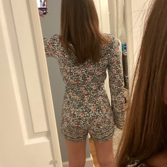 Sage Floral Lace Up Romper - Picture 4 of 6